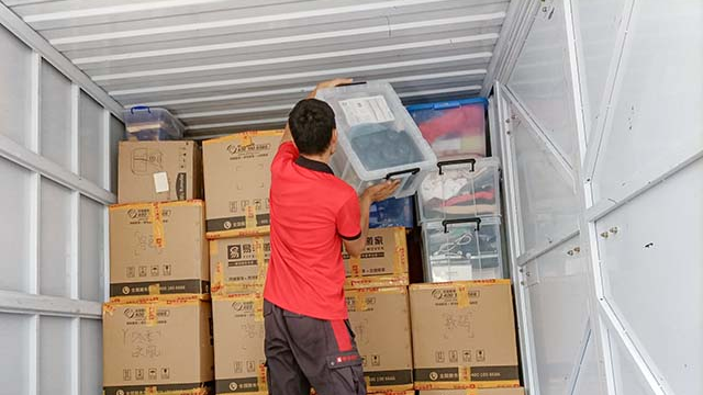 邮政邮费价格表每公斤，中国邮政邮寄东西的邮费标准（2022搬家公司价格表来啦）