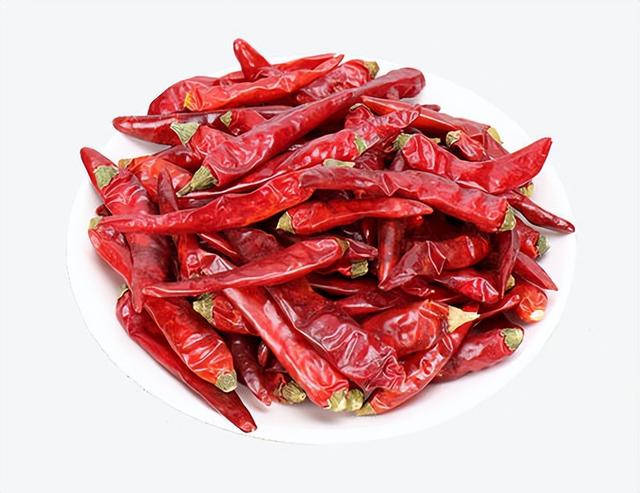 怎么制作辣椒水，怎么制作辣椒水视频（辣椒水能杀虫吗）