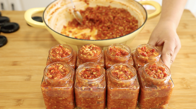 熬辣椒酱的做法大全家常做法，熬辣椒酱的做法及配方（吃来吃去还是这个做法的好吃）