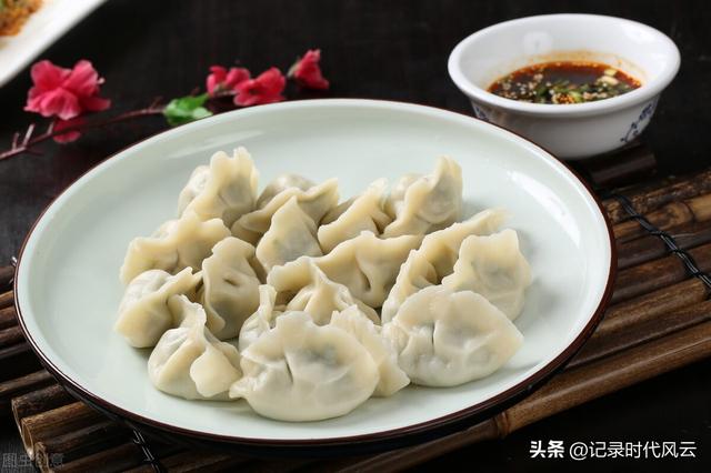 拉面怎么做，四元一碗的拉面（拉面怎么做汤底）