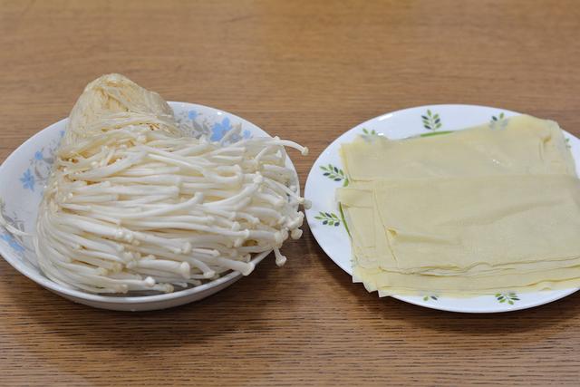 蒸金针菇，蒸金针菇要焯水吗（这道清蒸金针菇清香脆嫩）