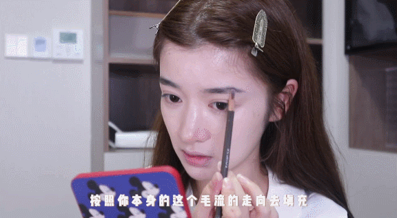 如何化彩妆，如何化彩妆教程视频教程（新手一看就会的4个万能妆容公式）