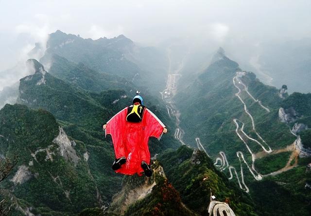 张家界天门山是中外闻名的，走近张家界天门山<散记之一>