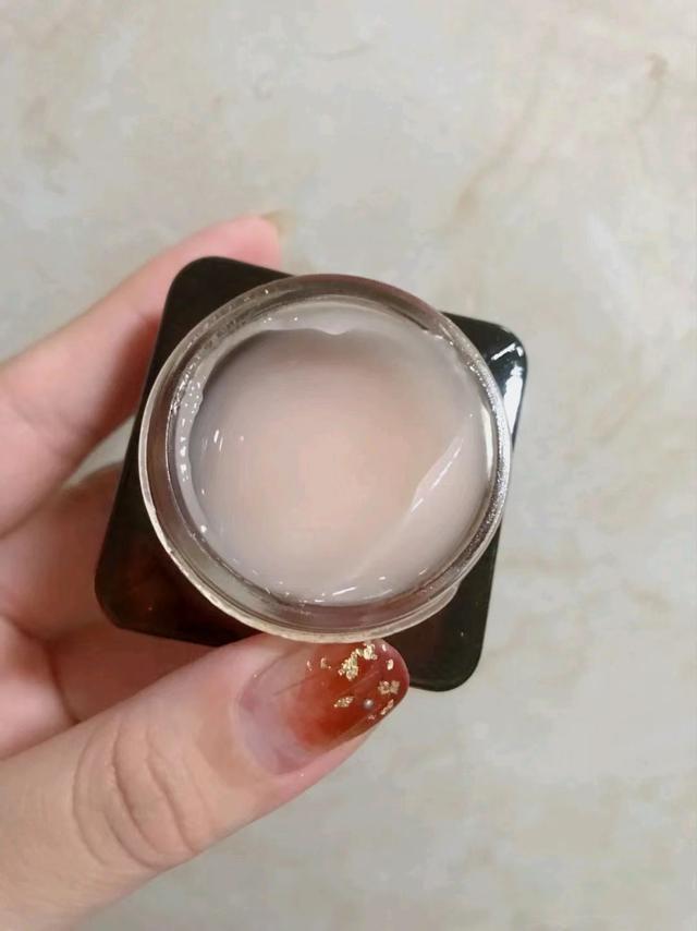 35一40岁国货眼霜，国货眼霜哪个牌子好用40岁用（建议女人到了三四十岁）