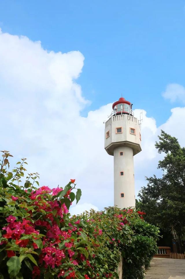七八月份最适合旅游的地方，7-8月最适合旅游的地方（探索天地间的五光十色）