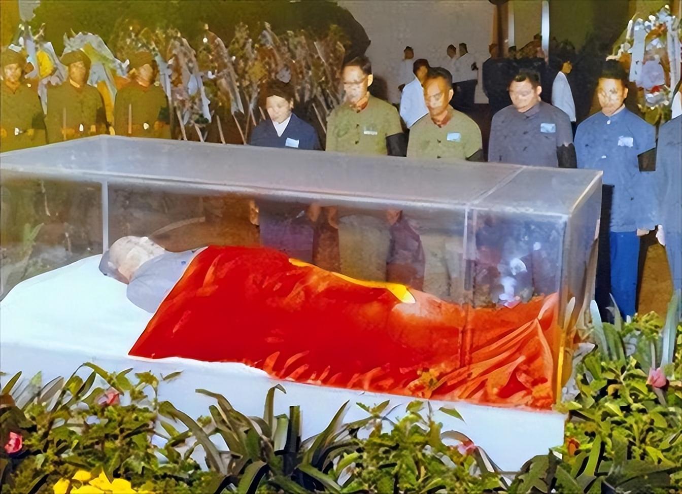 遗体为何至今栩栩如生面色红润，毛主席遗体为何至今仍栩栩如生