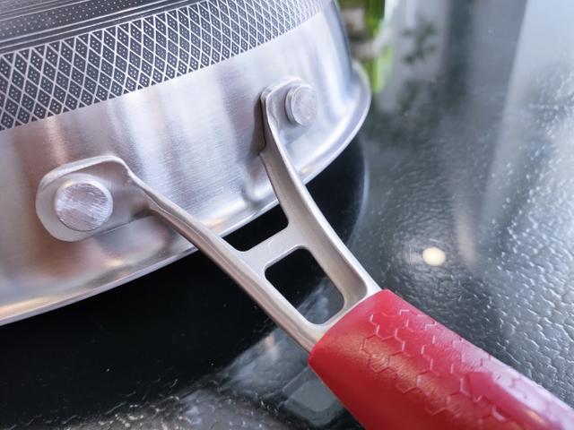 康巴赫炒锅怎么样，德国康巴赫炒锅怎么样（康巴赫第五代抗菌煎锅真的不粘锅）