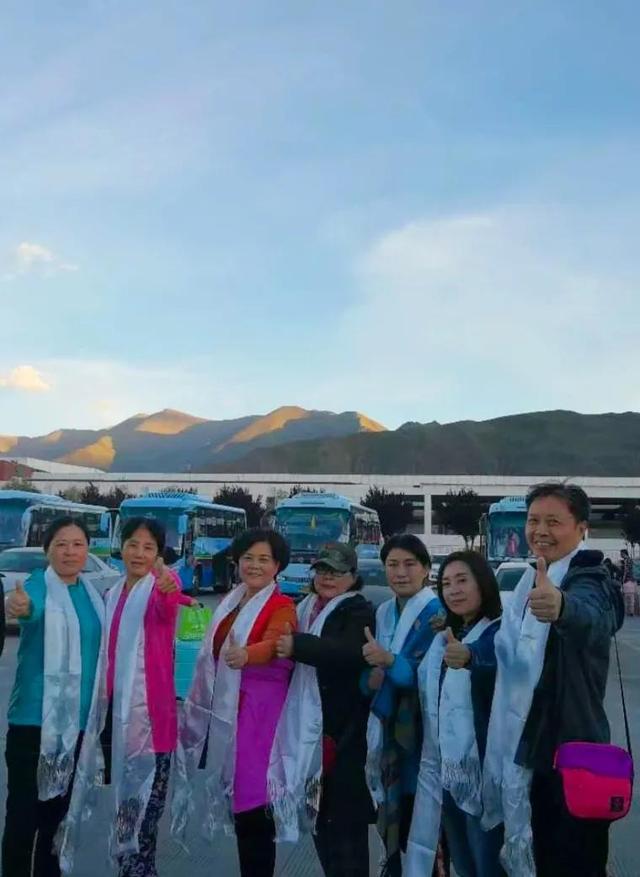 有什么成语描写赞美拉萨的天空，形容拉萨的天空的词语（天上西藏大美于行）