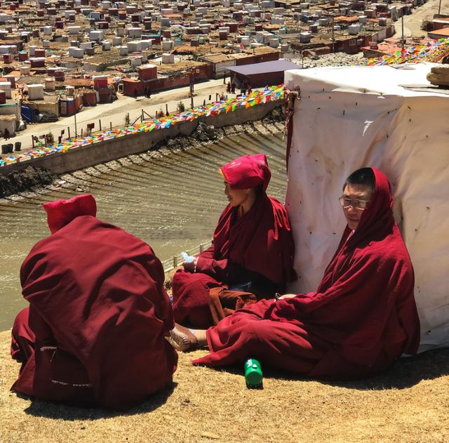 全国最适合女性出家的寺院，女的想出家修行去哪里（2万女尼姑点青灯伴古佛）