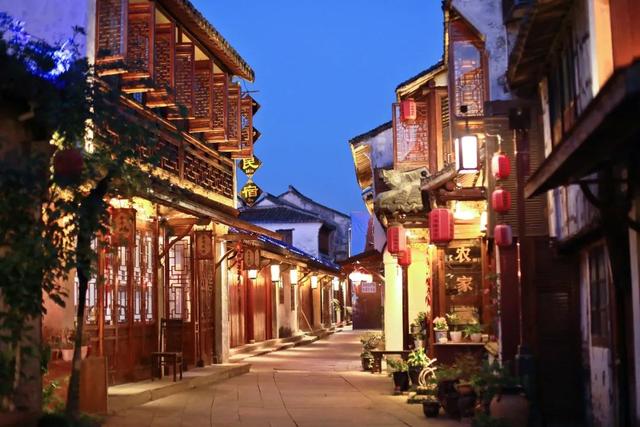 苏州旅游景点大全，苏州好玩的旅游景点（江南古镇、特色街区、绚丽之夜都在这）