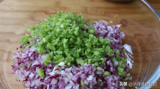 葱头怎么腌制好吃，腌制小葱头——美味的下饭咸菜（洋葱别总炒着吃了）