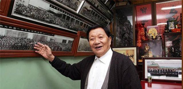 天下第一村华西村在哪个省，天下第一村的华西村（华西村：家家户户住别墅）