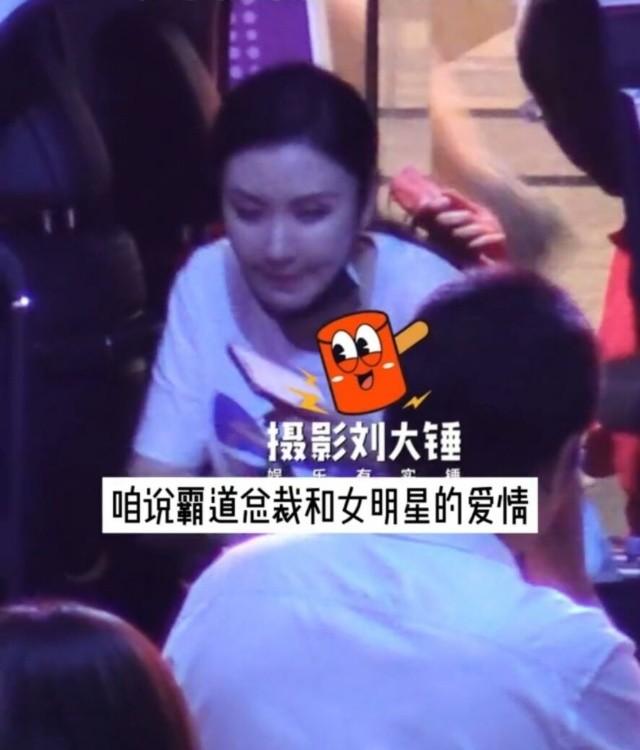 张萌个人资料，张萌个人资料简介及老公（穿5000元T恤秀筷子腿）