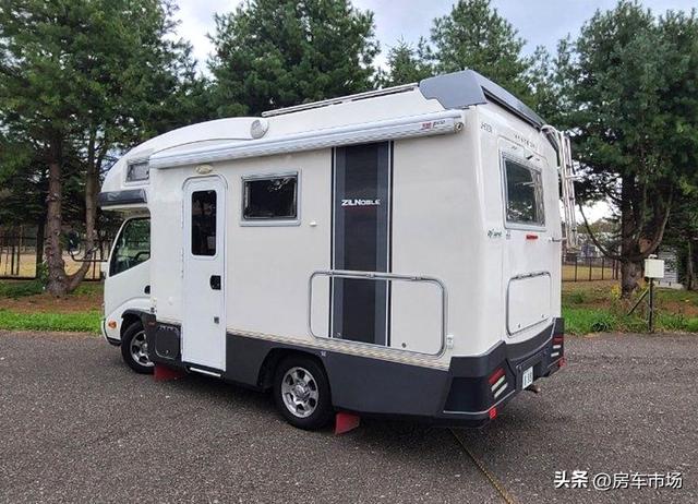 柴油轻卡汽车大全，解放轻卡3.5米最新款（丰田四驱版轻卡房车）