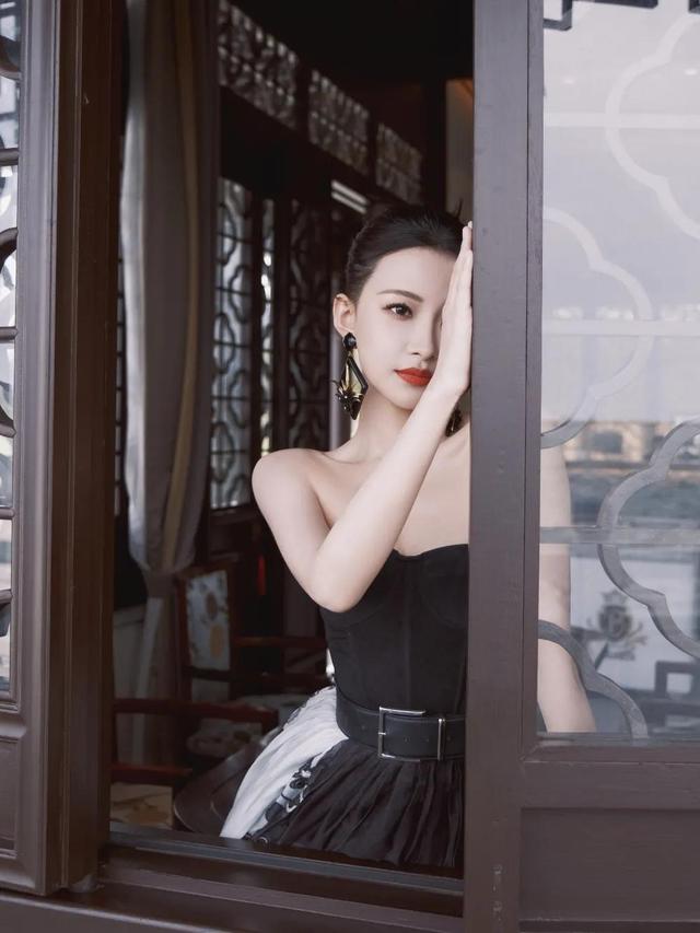 如何评价孙怡的长相，孙怡——天使面孔魔鬼身材