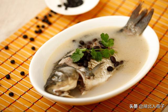 女人吃甲鱼的功效与作用，女性喝甲鱼汤的好处与功效（推荐8款“养血护肝汤”）