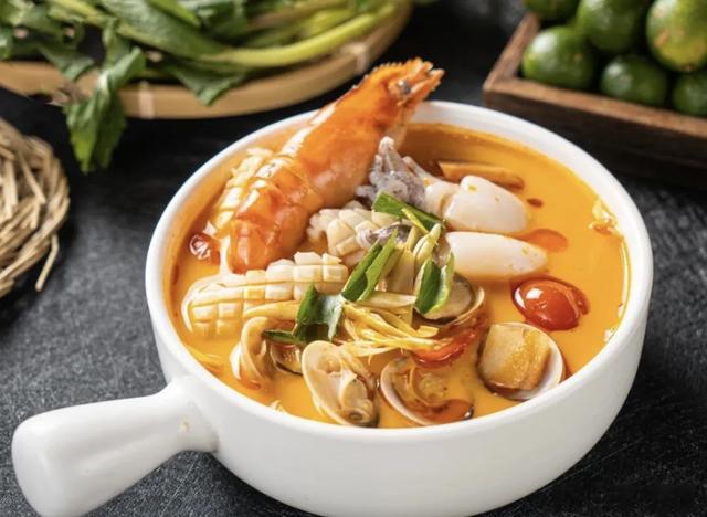 冬阴功汤的功效，冬阴功汤的功效与作用（那就在花都喝冬阴功解下瘾）