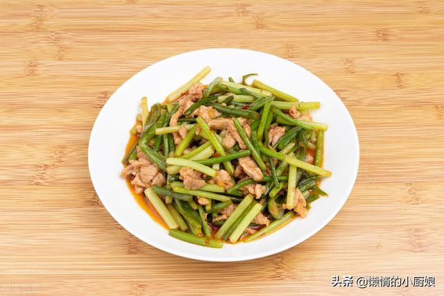蒜苗炒肉的简单做法，蒜苗炒肉最简单的做法（只需要十分钟就能搞定）