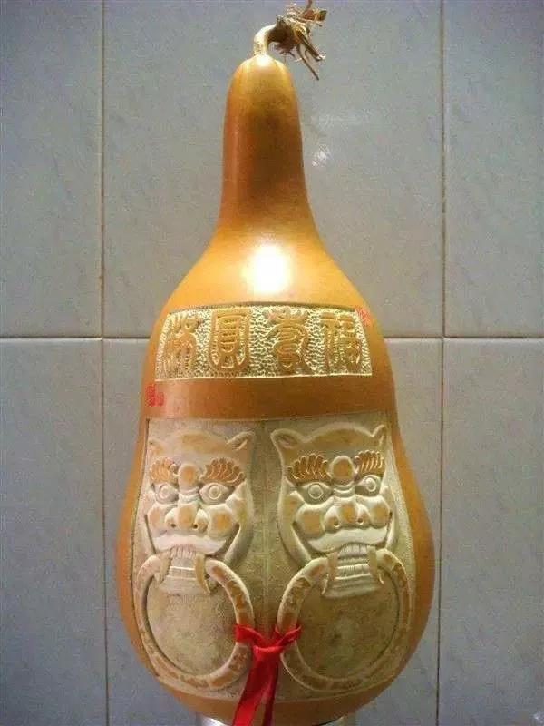 葫芦雕刻图案大全，如何雕刻简单葫芦工艺品（图片分享请欣赏艺术家在葫芦上雕刻的艺术品）