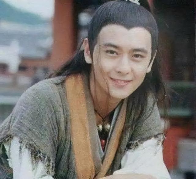 中国赛车手一个月工资多少，中汽联赛车驾照报名（娱乐圈五位赛车手）