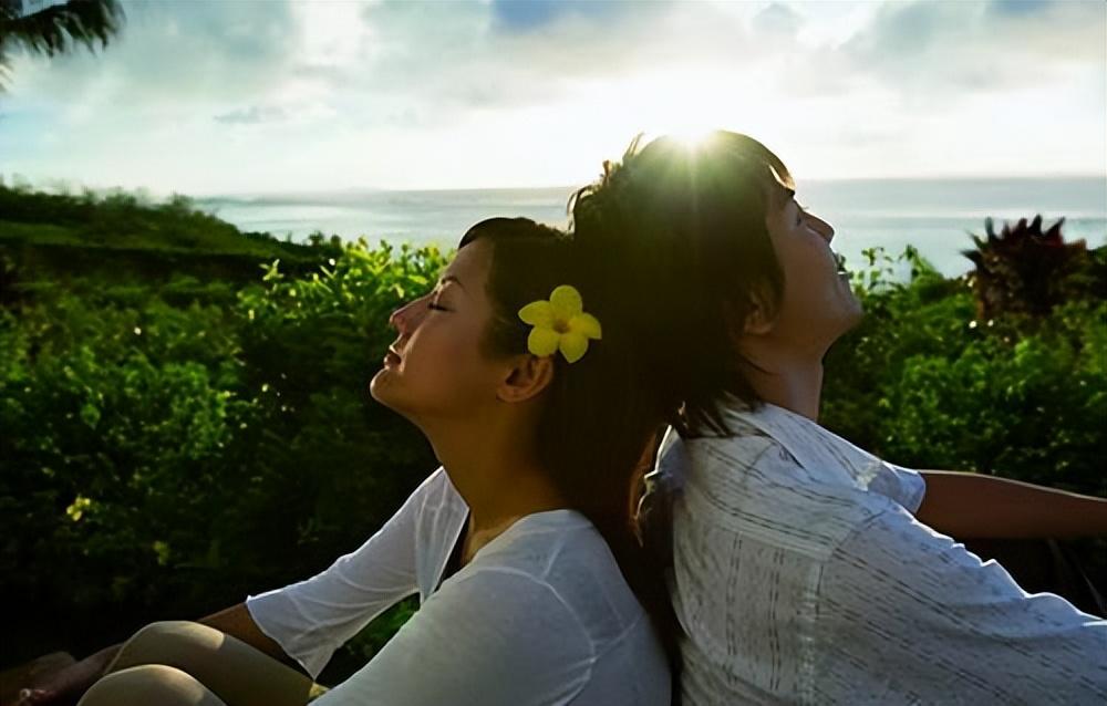 谈恋爱1年正常相处状态,谈一年恋爱是什么状态(情侣间的感情发展到