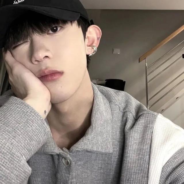好看的男头，微信头像，好看的男头（好看帅气的个性男头像）