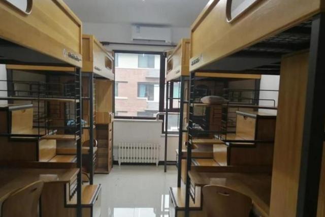 清华大学宿舍图片，国内最美大学宿舍清华大学（清华和哈佛耶鲁不在同一级别）