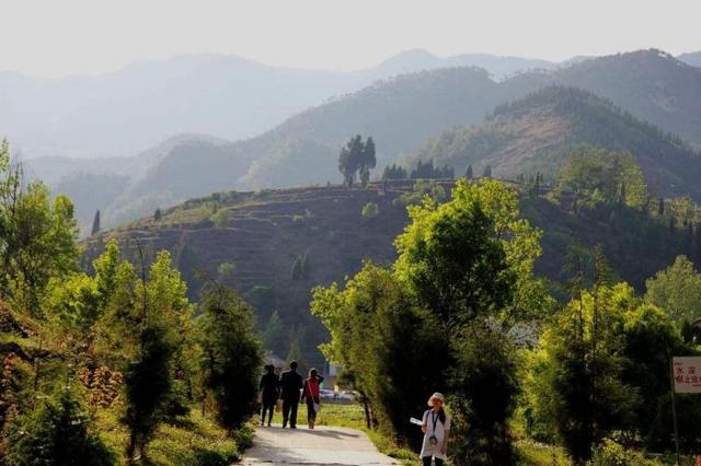 云南两日游的最佳攻略，云南大理两日游攻略（云南曲靖出发自驾2日游好去处攻略推荐）