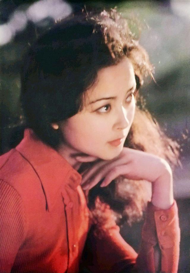 陈烨个人资料男，陈烨（60岁花27万美元包机回国）