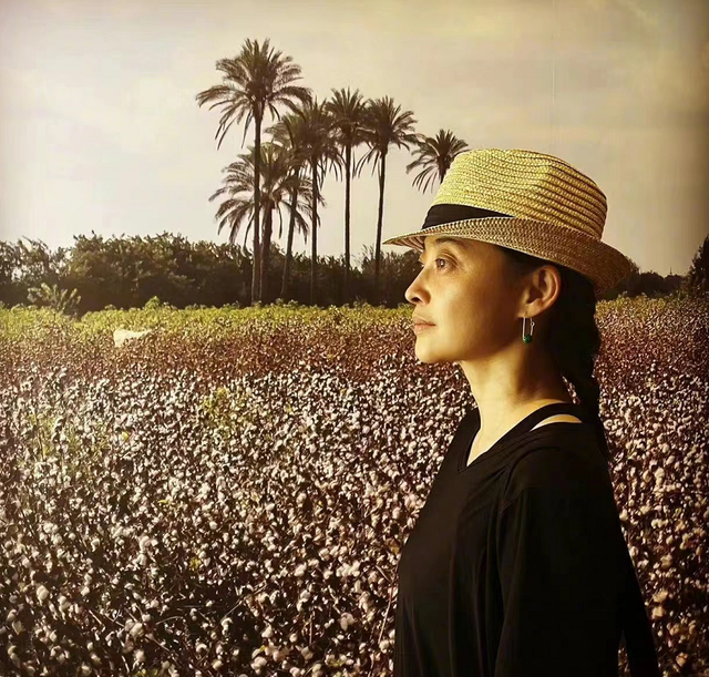 梅婷个人资料，梅婷个人资料简介图片老公（9岁女儿继承妈妈黑眼圈超可爱）