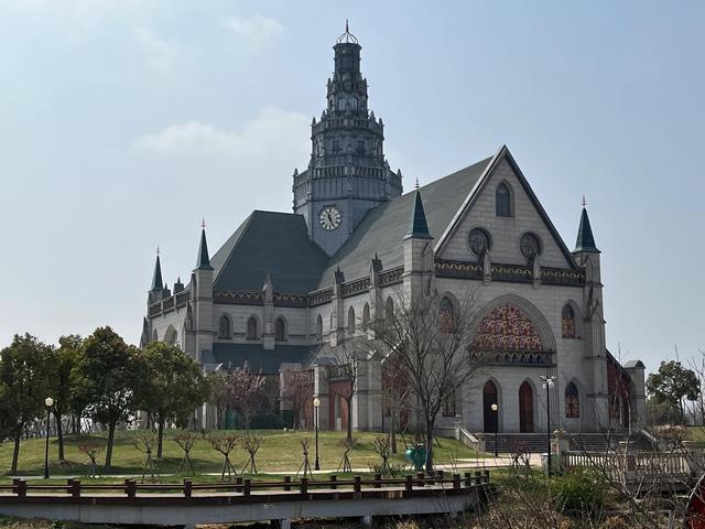盐城荷兰花海旅游攻略，江苏大丰自驾游—梅花湾、荷兰花海、施耐庵公园