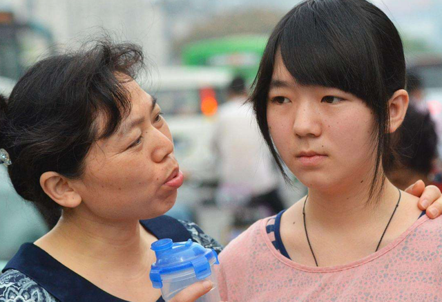 初中上私立有什么好处，亲姐俩分别读公立初中和读私立学校