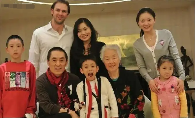 张艺谋女儿张末，张艺谋大女儿张末离婚吗（女儿张末嫁了欧美人）