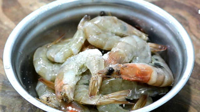 虾怎么做好吃又简单，虾怎么做好吃又简单 水煮虾（教你5道大虾的做法）