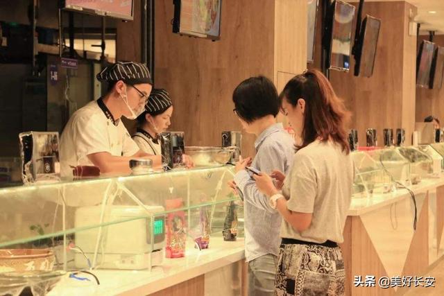 国内哪里可以学习滑翔伞，哪里有学滑翔伞（全国人都想来“蹭吃”“蹭住”“蹭课”的大学）