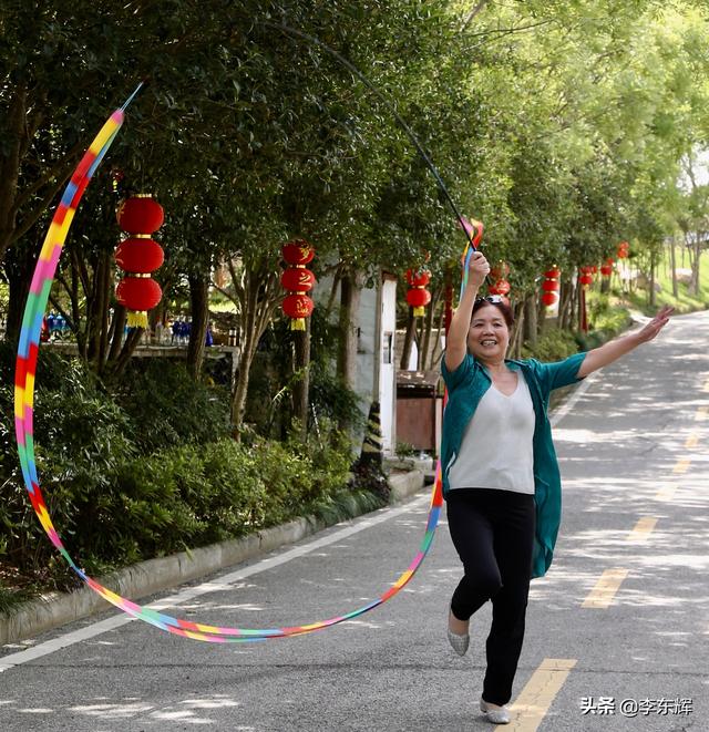 同学聚会说说幽默短句，同学聚会搞笑短句（快乐时光总是那么美好）