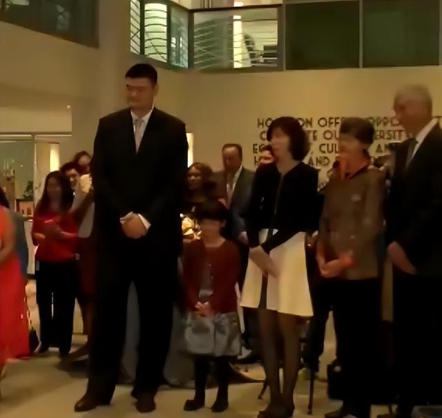 2010年出生的今年几岁，属什么生肖几岁（姚明女儿当前身高揭晓）