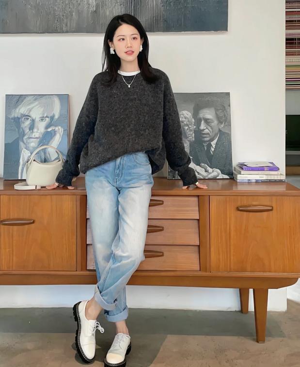 牛仔裤配什么鞋好看,小脚牛仔裤配什么鞋子好看(牛仔裤 这4双鞋子)