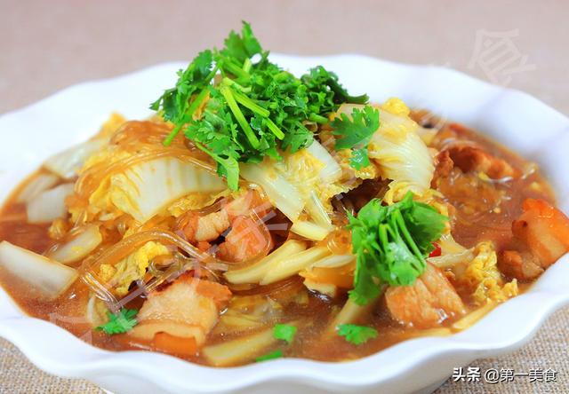 东北乱炖都有什么菜，东北乱炖是东北哪里的菜（东北的四大“硬菜”）