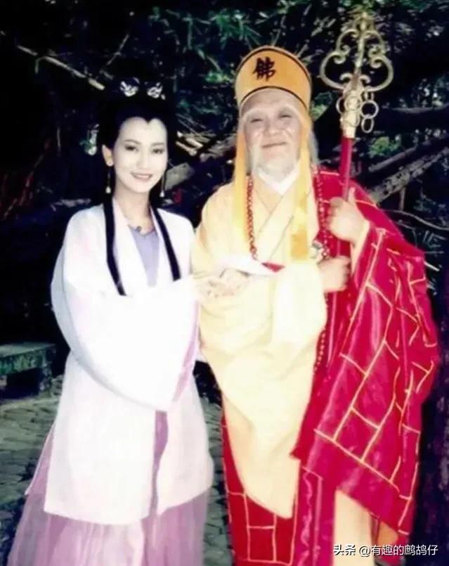 白素贞自身整体实力有多强，法海只敢把她镇压，却不敢杀