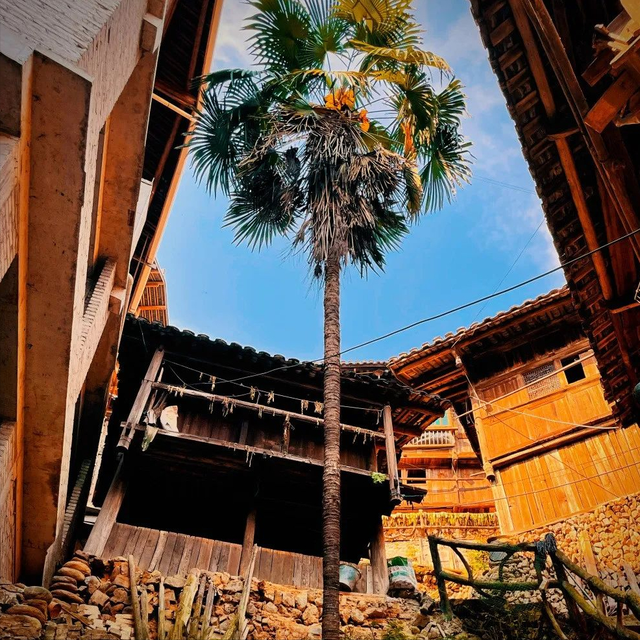 千户苗寨旅游攻略详细，西江千户苗寨最详细游玩攻略（西江千户苗寨到底值不值得去）