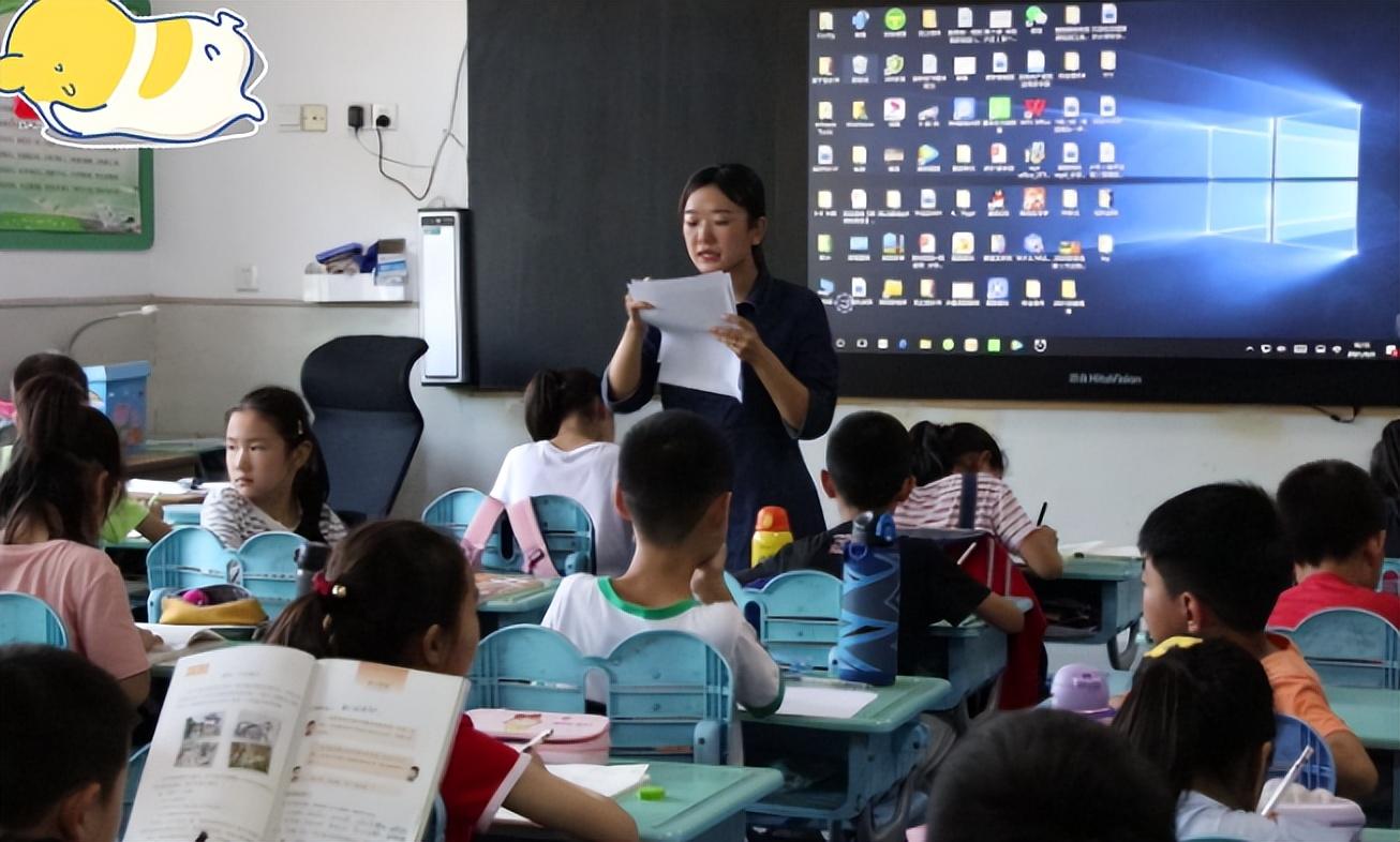 幼儿园老师（幼儿园花名册走红）