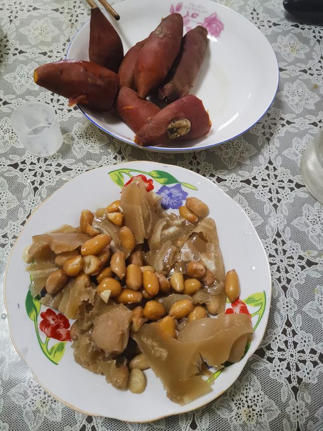 制作肉皮冻方法，肉皮冻最正宗的做法和步骤（猪皮冻家常做法）