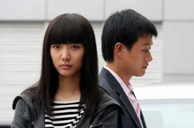 《奋斗》播出15年，10位演员境况差距大，两人塌房，女5号成赢家