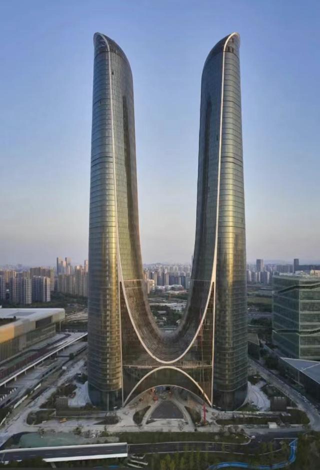 双子塔原来是做什么的，为什么很多城市喜欢建设双子大楼