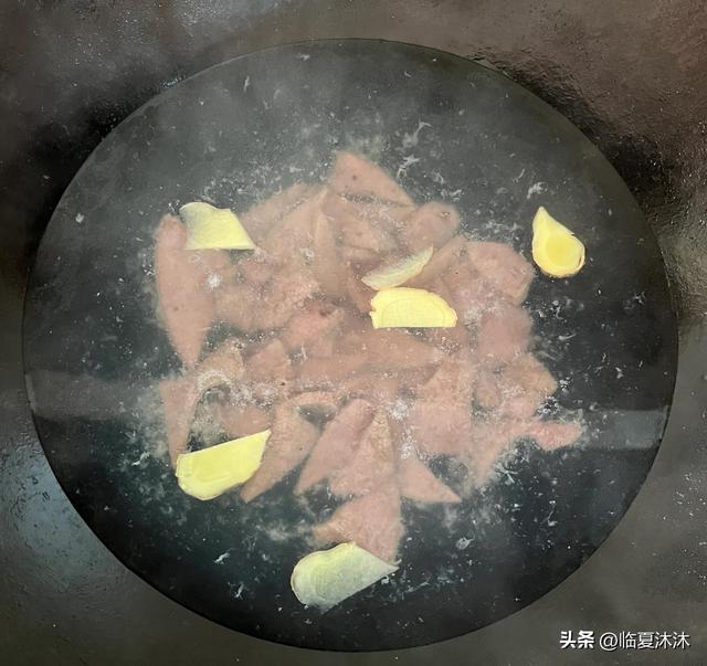 怎样做美味的菠菜猪肝汤，菠菜猪肝汤怎么做好喝（简单好喝的菠菜猪肝汤～）