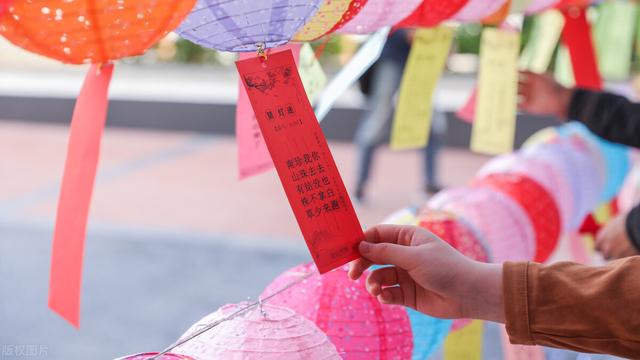 早不说晚不说打一个字，早不说晚不说打一字（元宵节猜灯谜、约会脱单、吃元宵消百病）