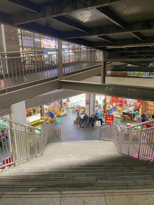 银耳多少钱一斤，黄金银耳的种植前景（盘溪批发市场给的）