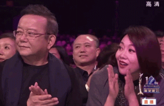 宋茜到底有没有对赵丽颖撇嘴，杨紫含泪、宋茜撇嘴、王一博领奖“六缺五”