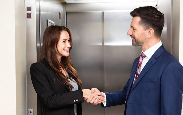 职场礼仪小故事，职场礼仪小故事感悟（电梯里偶遇领导）